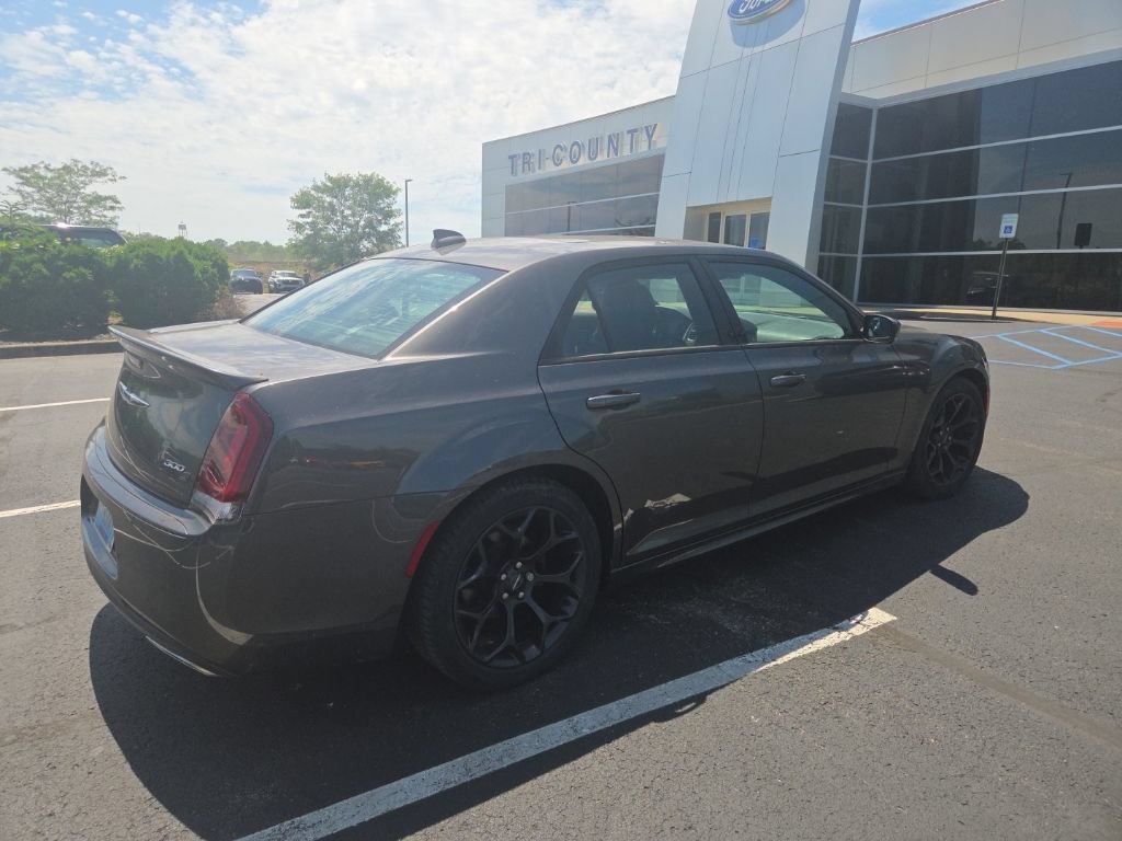 Used 2020 Chrysler 300 S w/ Safetytec Plus Group RWD image 5