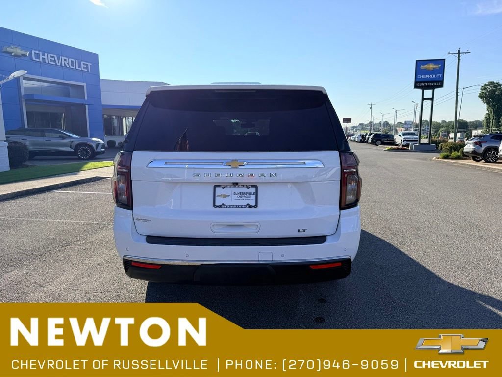 Used 2022 Chevrolet Suburban LT RWD image 5