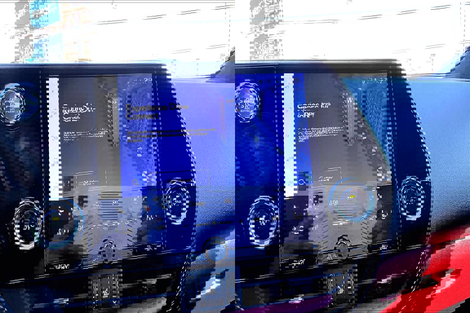 Used 2025 Lexus NX 250 FWD w/ Accessory Package (Z1) image 34