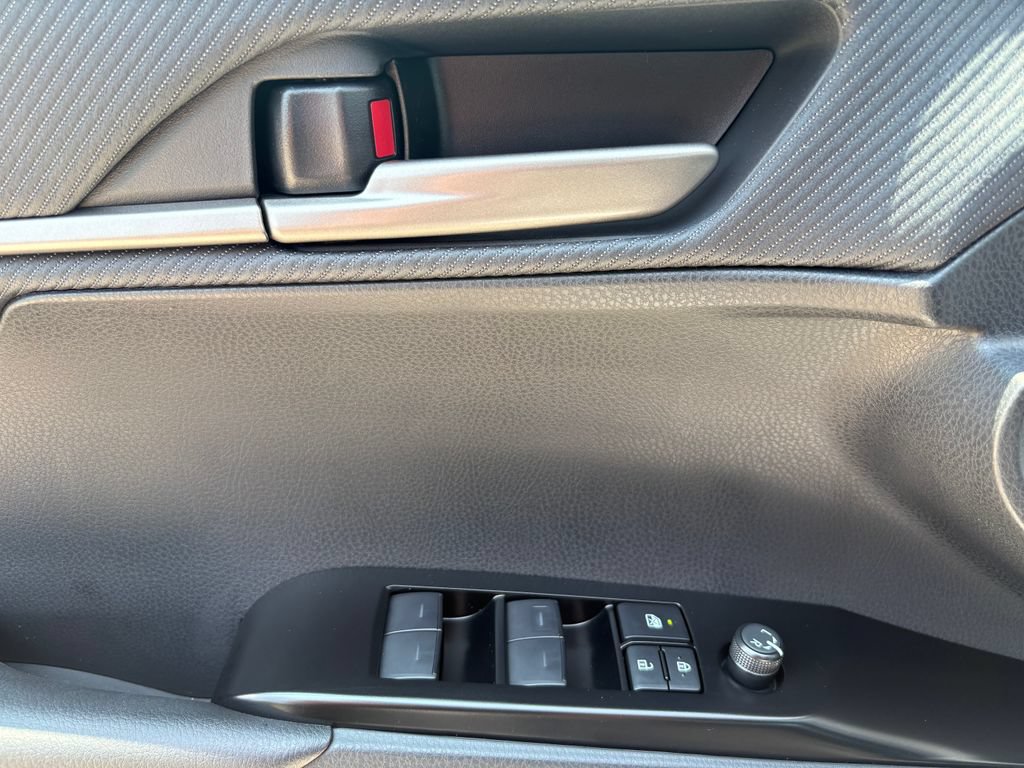 New 2026 Toyota Camry Hybrid FWD image 21