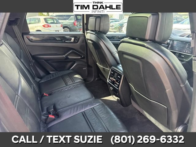 Used 2020 Porsche Cayenne AWD/4WD image 18