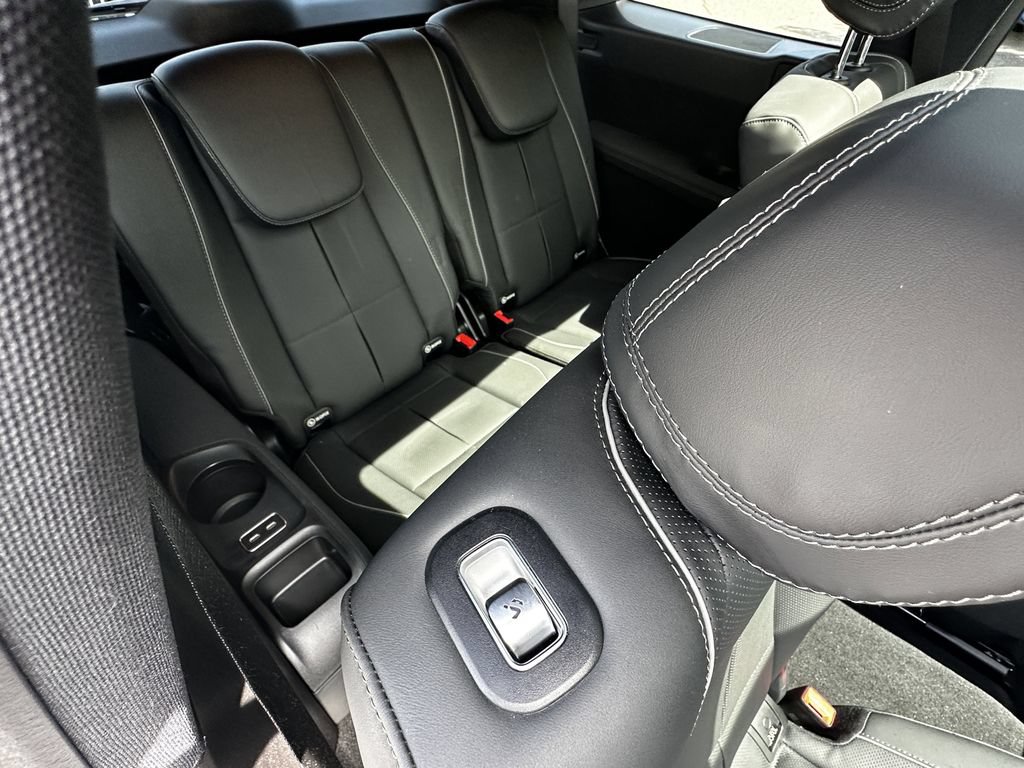 Certified 2025 Mercedes-Benz GLS 450 4MATIC image 19