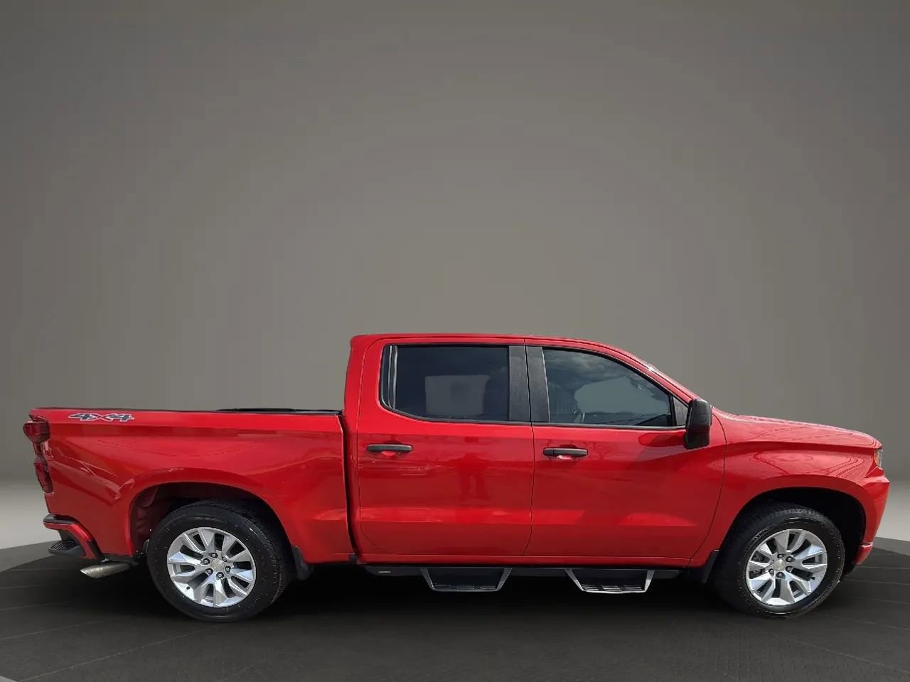 Used 2019 Chevrolet Silverado 1500 Custom w/ Custom Value Package AWD/4WD image 4