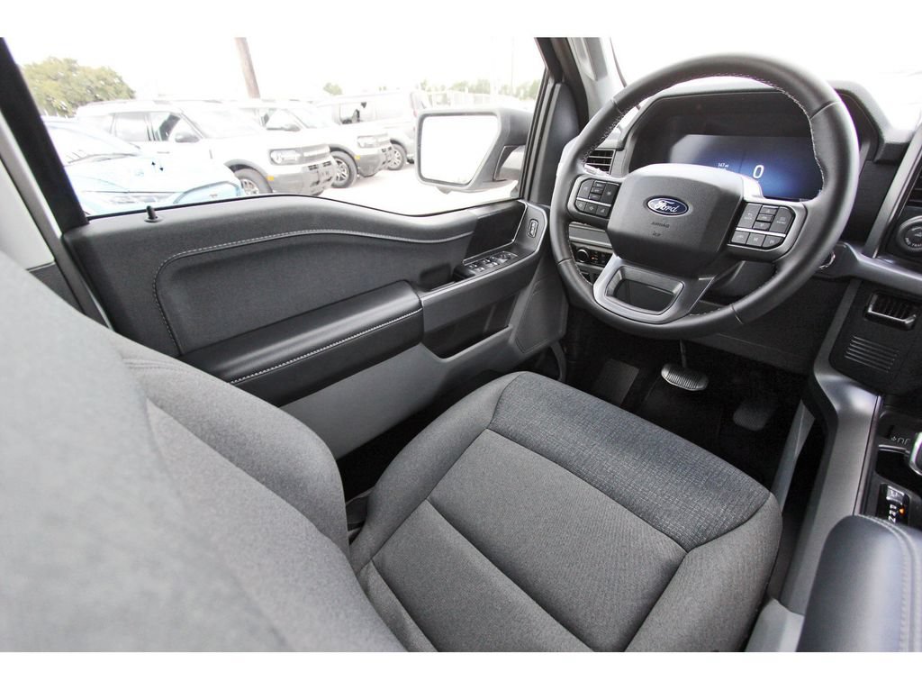 Used 2025 Ford F150 Lightning XLT AWD/4WD image 11