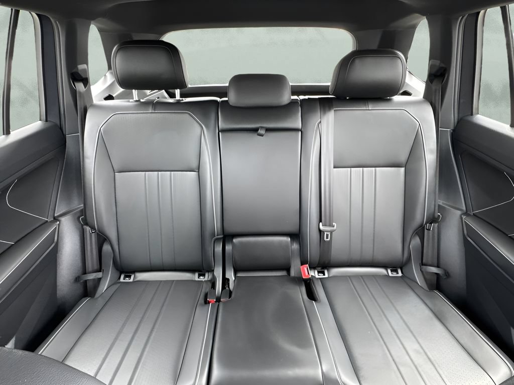 Used 2022 Volkswagen Tiguan SE R-Line AWD/4WD image 12