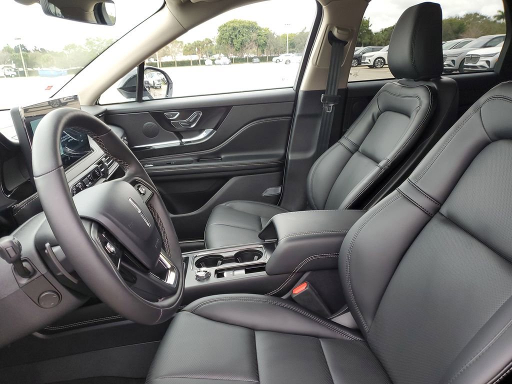 New 2026 Lincoln Corsair Premiere FWD image 21