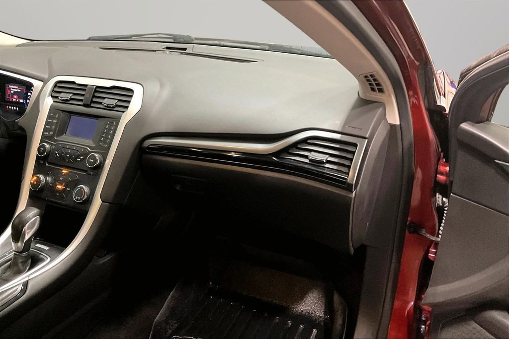 Used 2014 Ford Fusion SE w/ Equipment Group 201A image 24