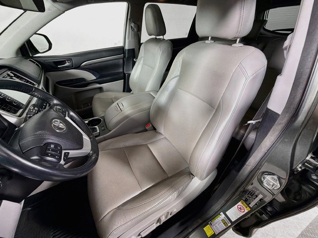 Used 2018 Toyota Highlander Limited AWD/4WD image 12
