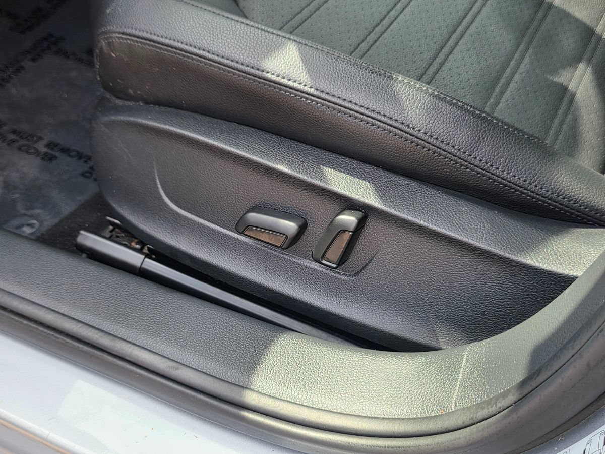 Used 2015 Volkswagen Jetta SEL FWD image 50