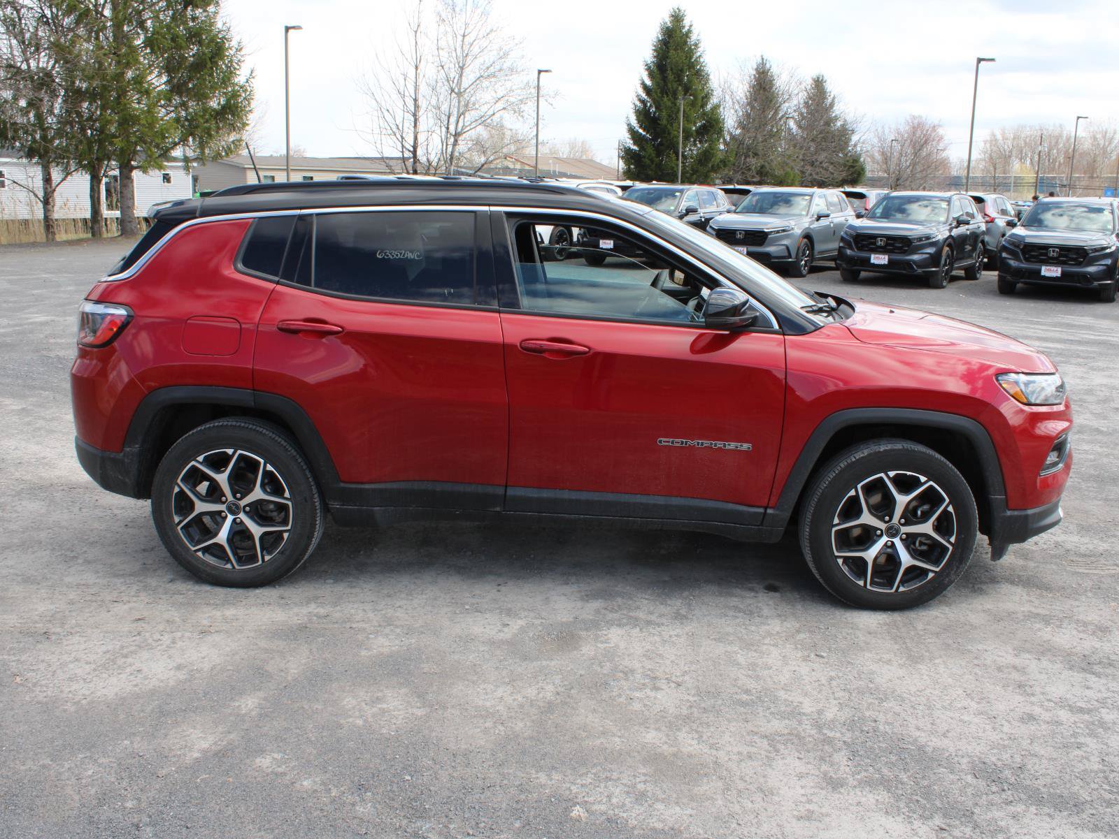 Used 2025 Jeep Compass Limited AWD/4WD image 4