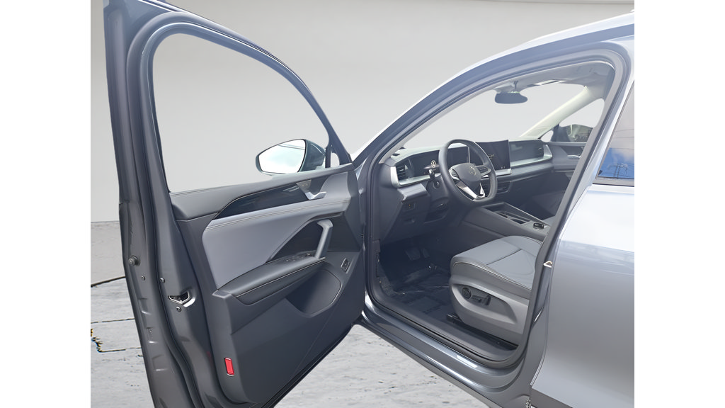 New 2026 Volkswagen Tiguan SE AWD/4WD image 25