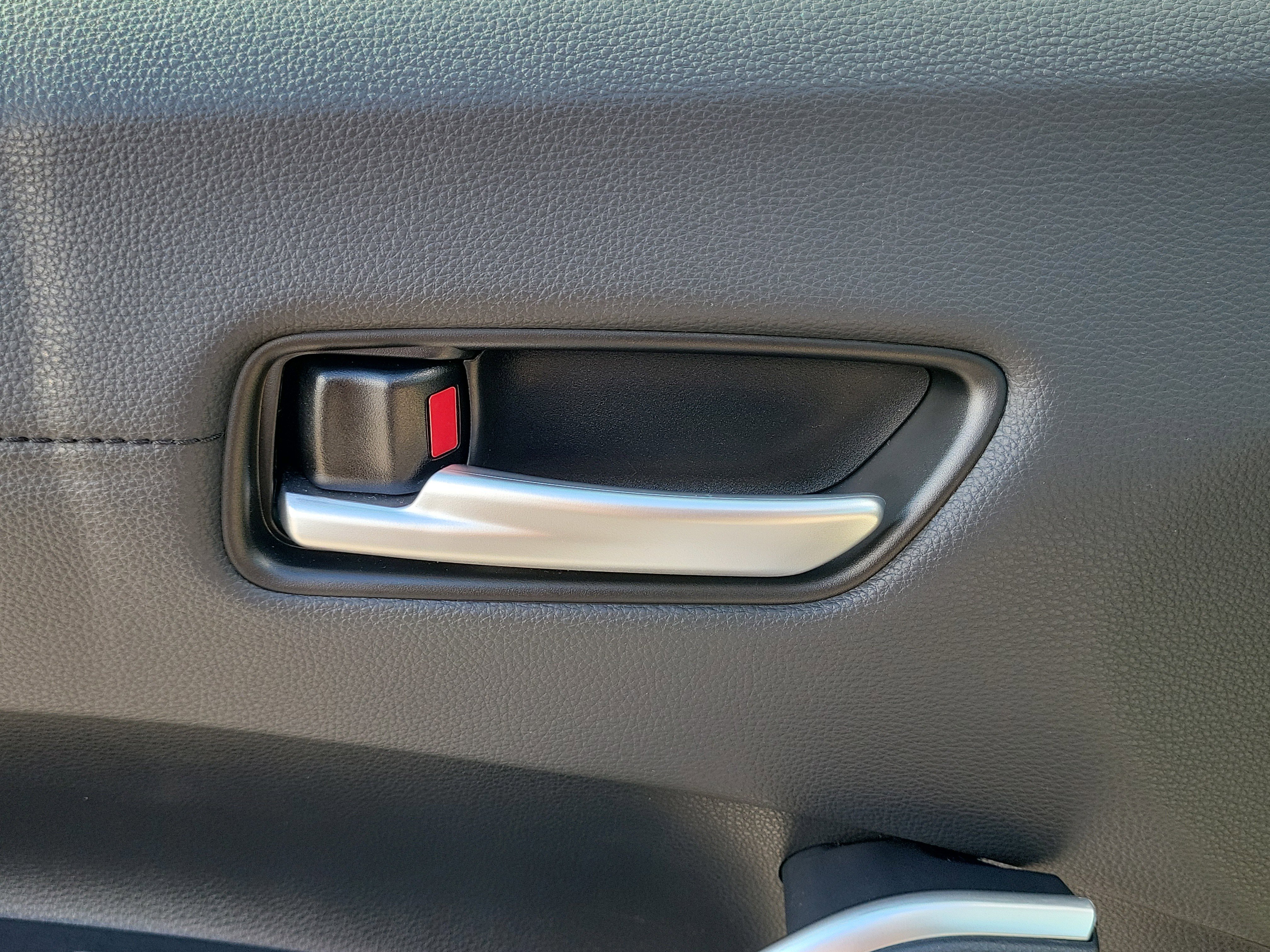 Used 2023 Toyota Corolla Cross XLE image 27