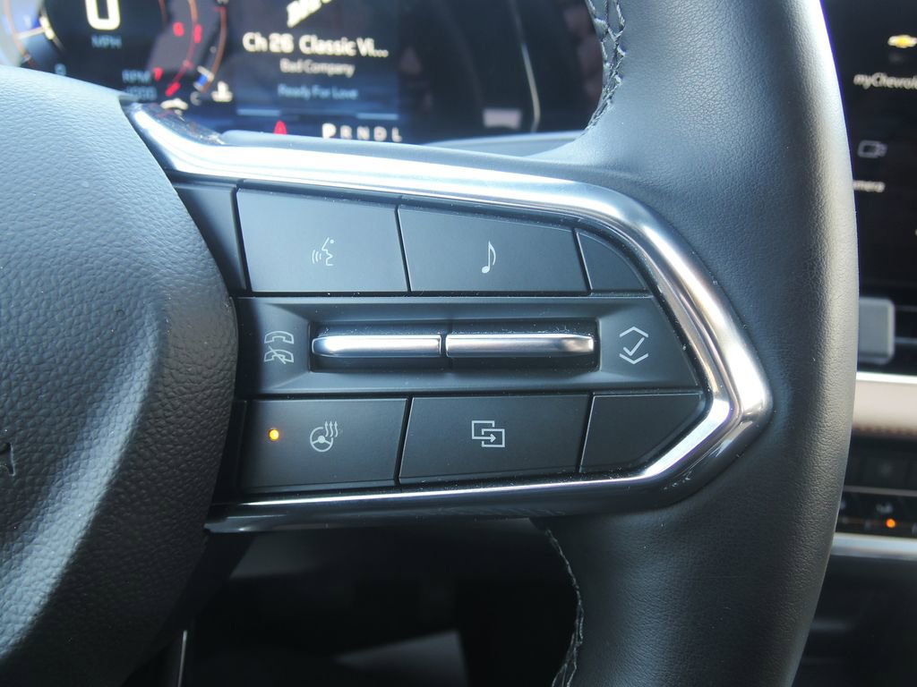 Used 2026 Chevrolet Equinox ACTIV w/ Safety and Technology Package AWD/4WD image 16