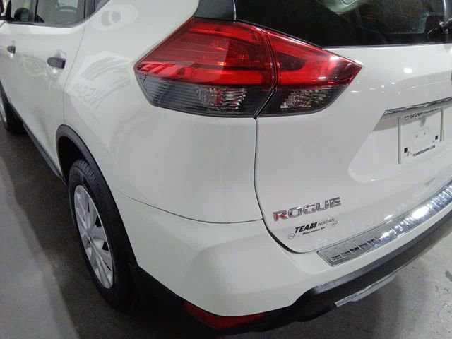 Used 2017 Nissan Rogue S image 27