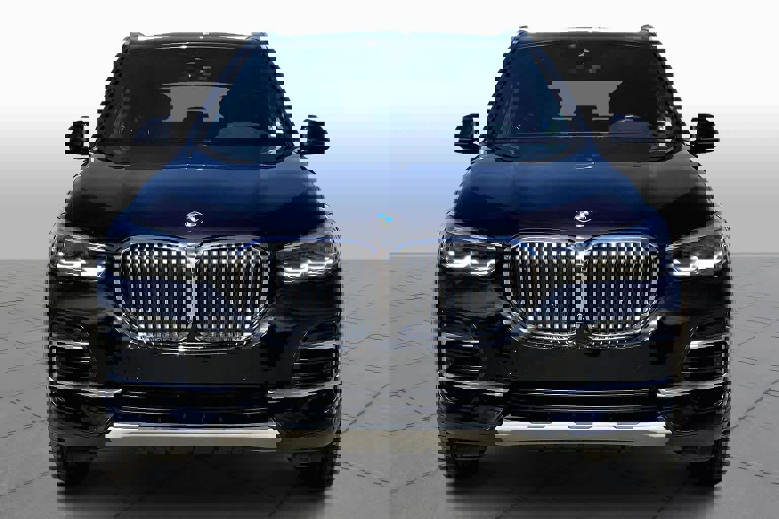 Used 2023 BMW X5 xDrive40i w/ Premium Package image 3