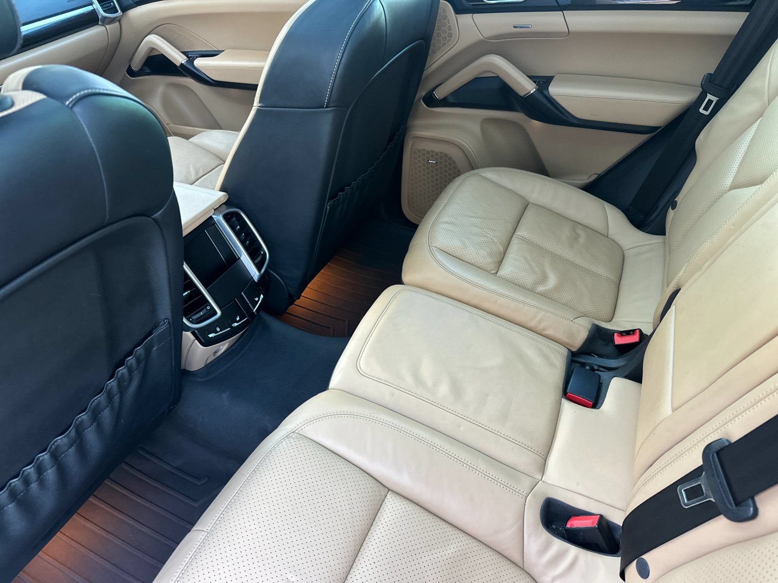 Used 2014 Porsche Cayenne Diesel AWD/4WD image 12