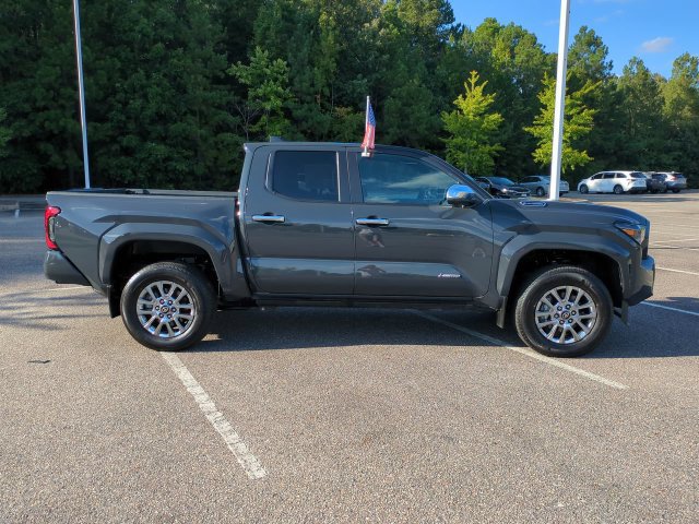 Used 2025 Toyota Tacoma Limited AWD/4WD image 3