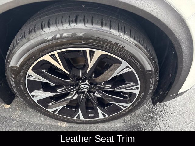 Used 2024 MAZDA CX-90 Plug-In Hybrid w/ Premium Pkg AWD/4WD image 5