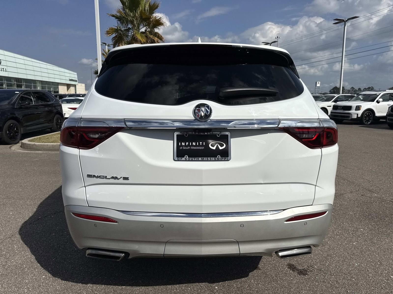 Used 2024 Buick Enclave Premium image 6