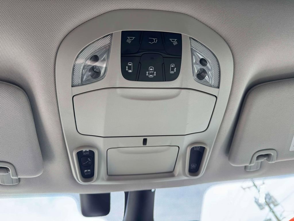 Used 2018 Chrysler Pacifica Touring-L Plus w/ Advanced Safetytec Group image 35