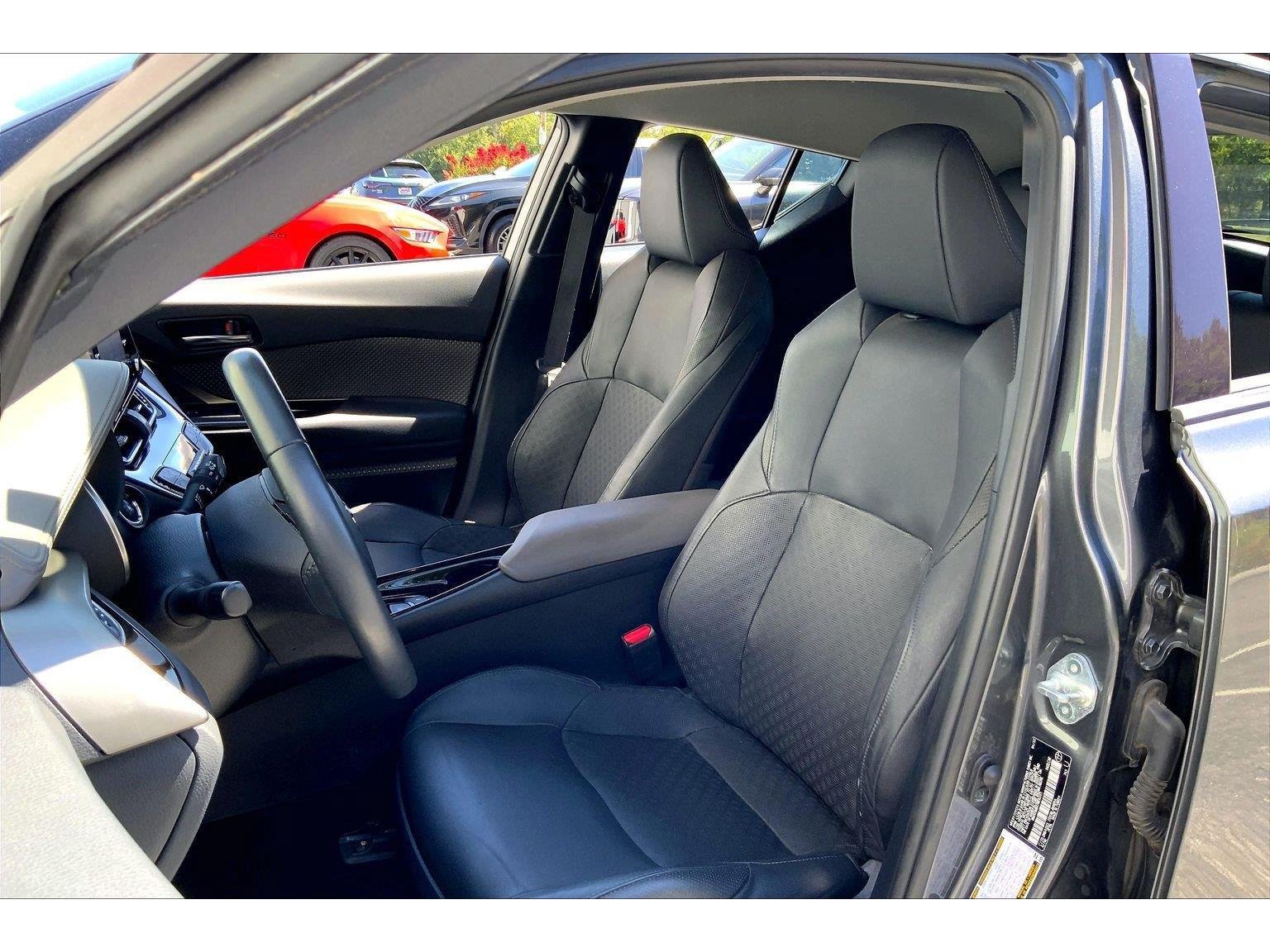 Used 2022 Toyota C-HR Limited FWD image 23