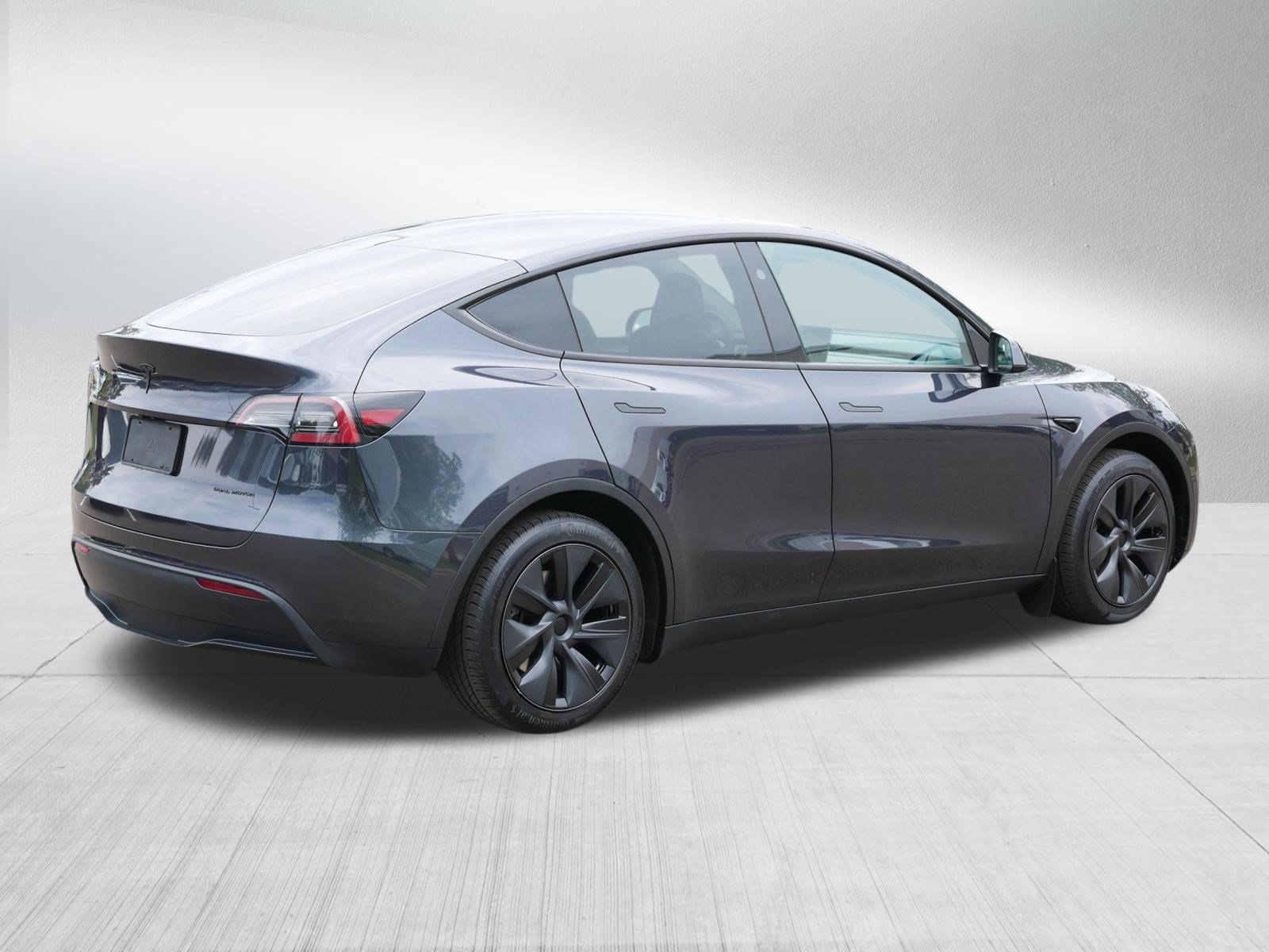 Used 2025 Tesla Model Y Long Range AWD/4WD image 7