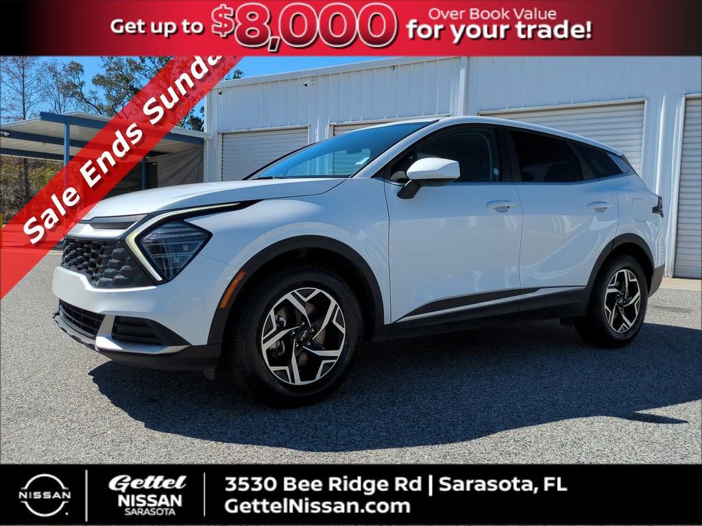 Used 2024 Kia Sportage LX image 1