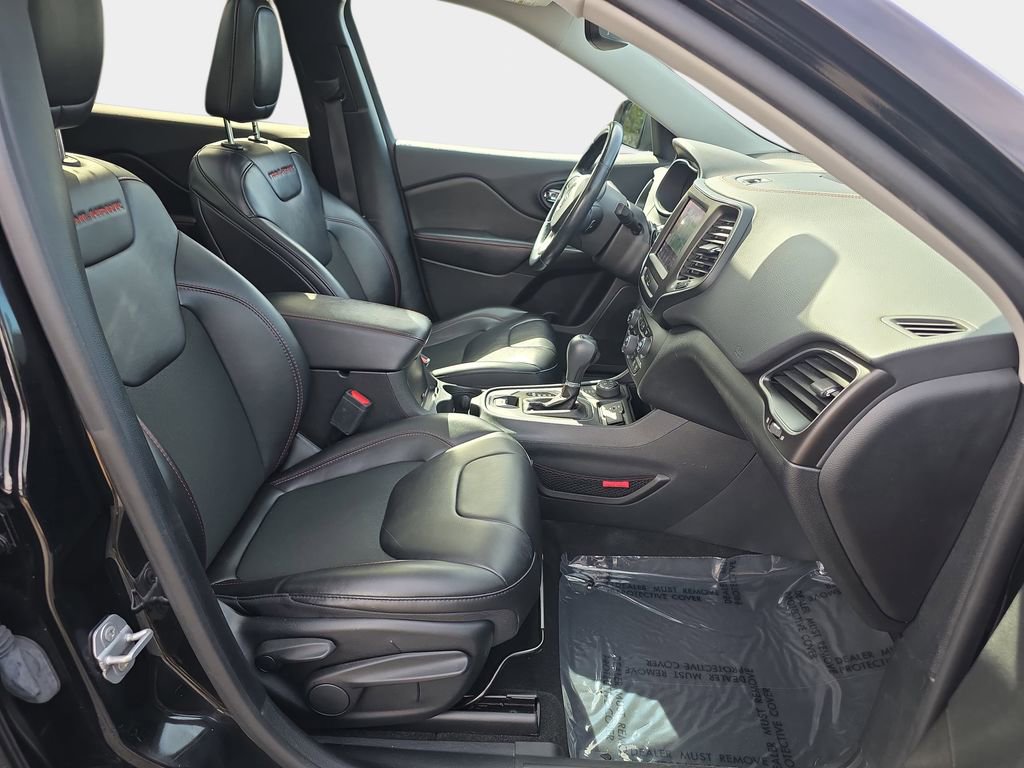 Used 2020 Jeep Cherokee Trailhawk w/ Comfort/Convenience Group image 12
