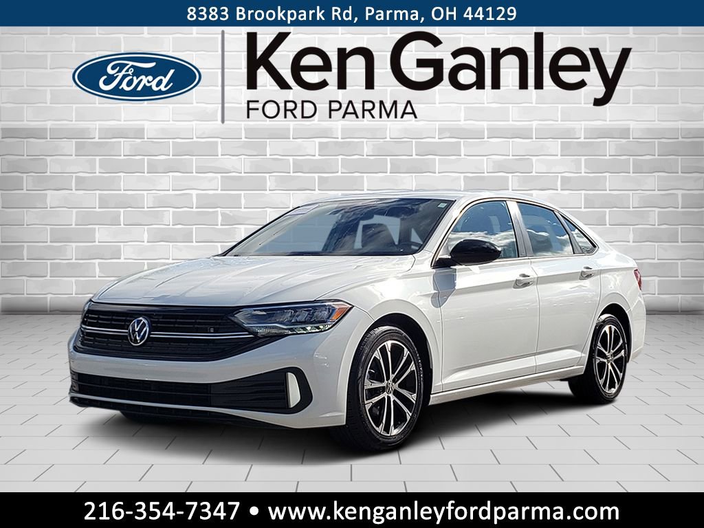 Used 2022 Volkswagen Jetta Sport image 1