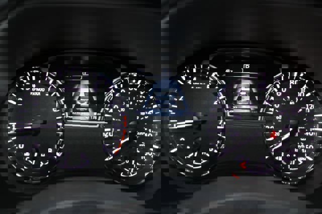 Used 2018 Nissan Pathfinder SL w/ Midnight Edition Package image 19