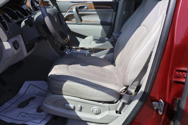 Used 2011 Buick Enclave CXL image 11