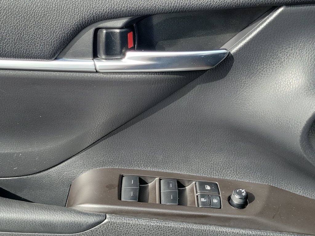 Used 2024 Toyota Camry SE FWD image 16