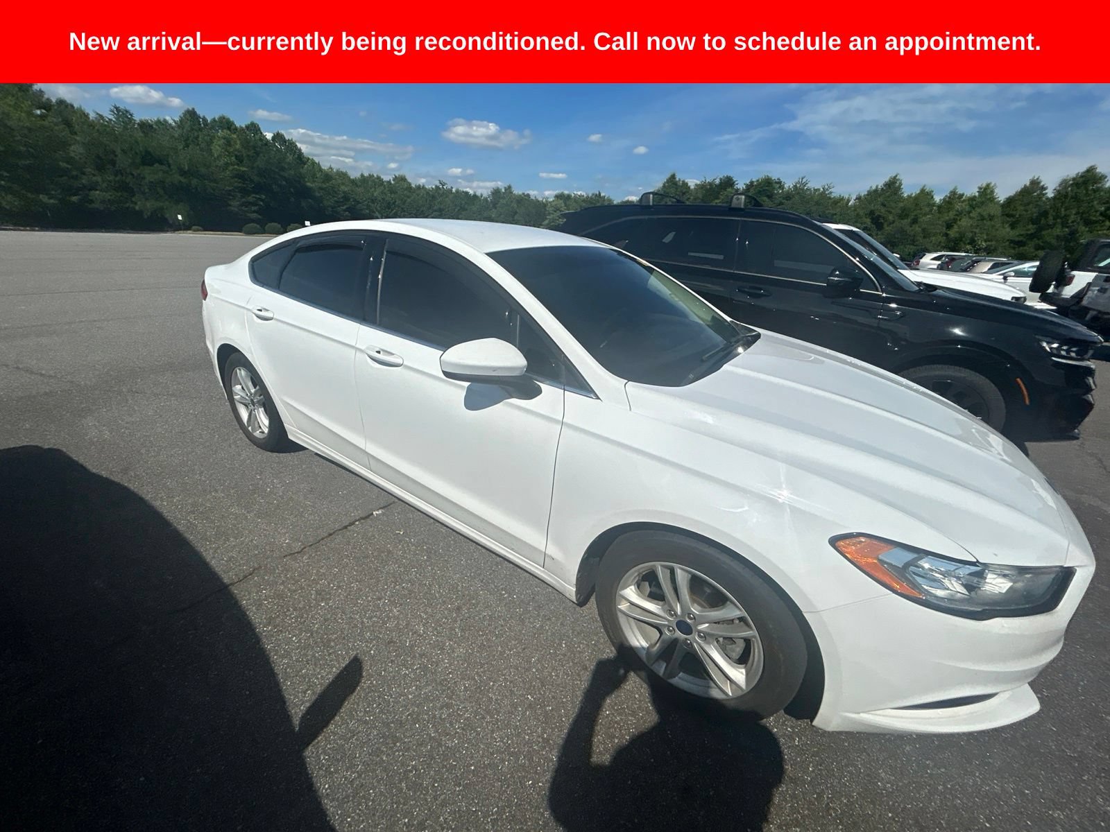 Used 2018 Ford Fusion SE w/ Fusion SE Technology Package FWD image 6