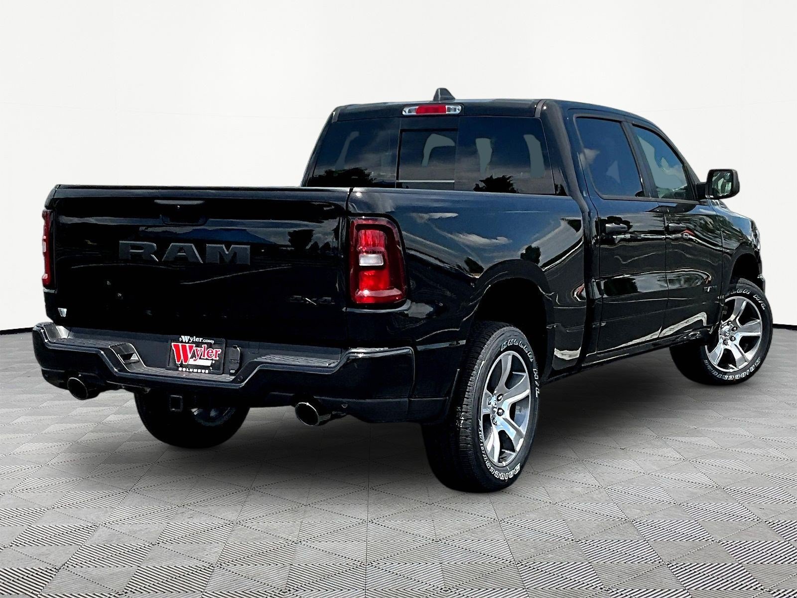 New 2026 RAM 1500 Express AWD/4WD image 7