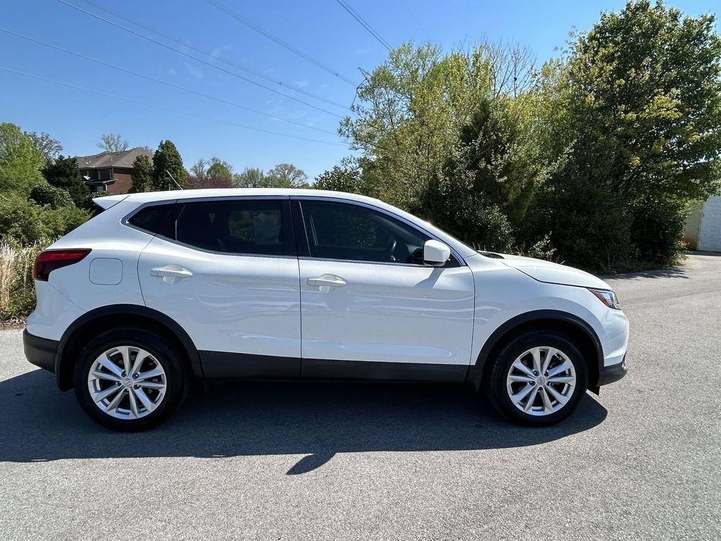 Used 2017 Nissan Rogue Sport S w/ S Appearance Package FWD image 2