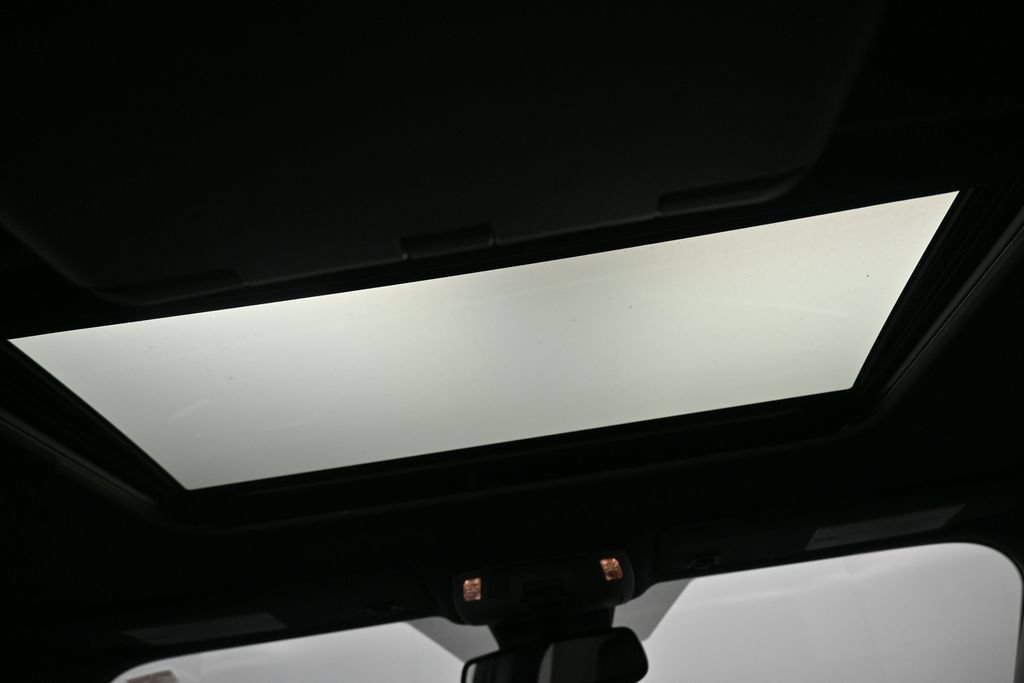 Used 2021 Toyota Sienna XSE FWD image 50