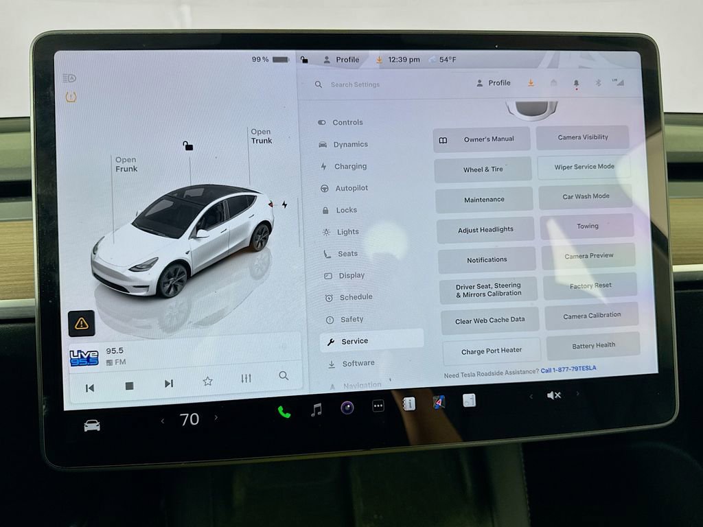 Used 2025 Tesla Model Y Long Range AWD/4WD image 46