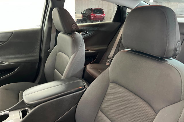 Used 2025 Chevrolet Malibu LT FWD image 16