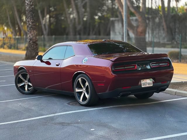 Used 2019 Dodge Challenger R/T w/ Driver Convenience Group RWD image 15