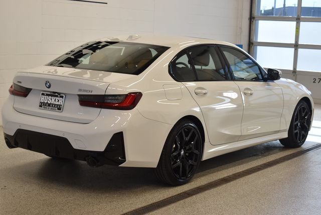 New 2026 BMW 330i xDrive Sedan w/ M Sport Package AWD/4WD image 4