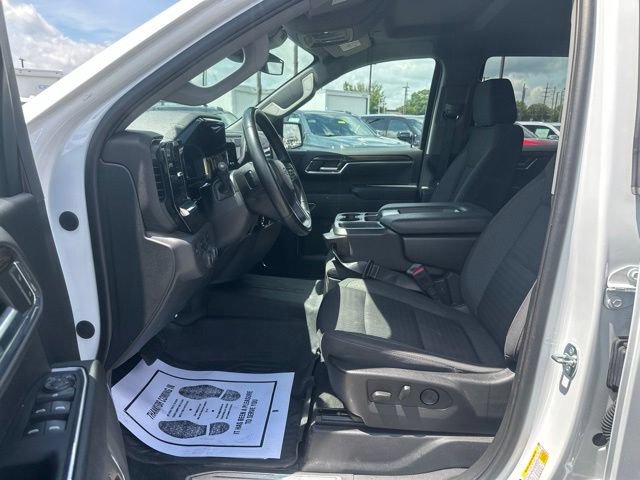 Used 2023 Chevrolet Silverado 1500 LT Trail Boss w/ LPO, Dark Essentials Package AWD/4WD image 16