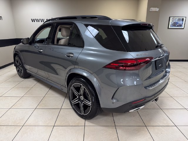 Used 2025 Mercedes-Benz GLE 350 4MATIC w/ AMG Line Exterior image 4