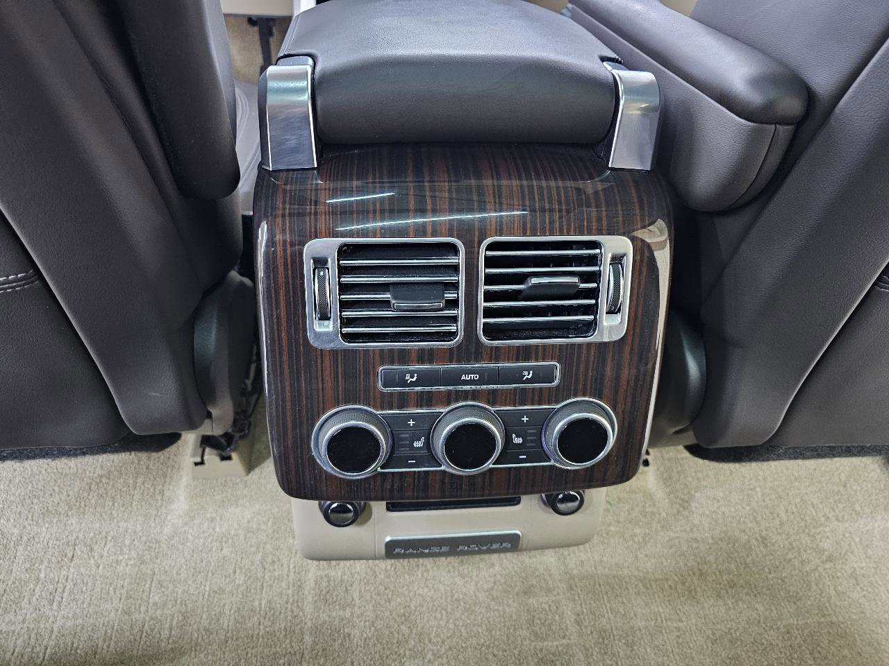 Used 2016 Land Rover Range Rover HSE image 27