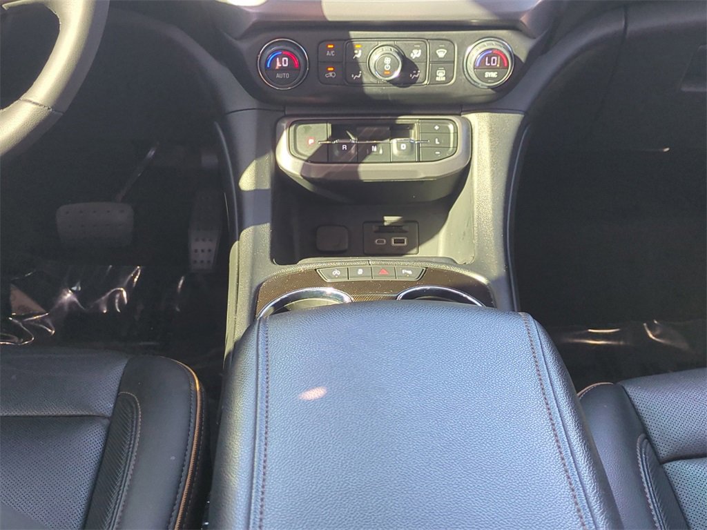 Used 2022 GMC Acadia AT4 w/ Technology Package image 21