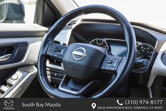 Used 2025 Nissan Rogue SV FWD image 15