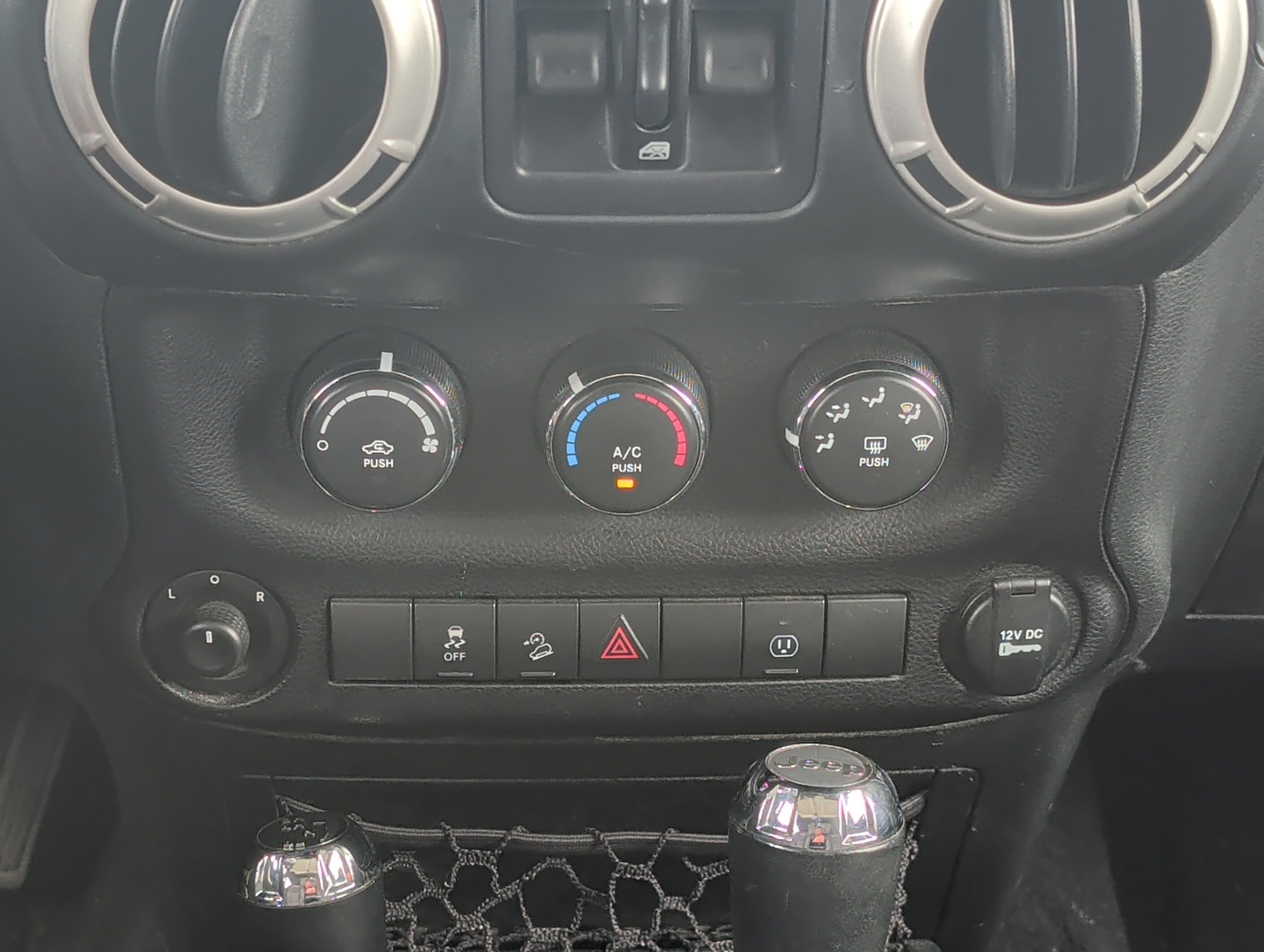 Used 2018 Jeep Wrangler Unlimited Rubicon AWD/4WD image 25