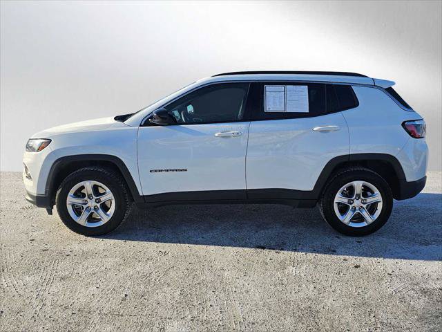 Used 2024 Jeep Compass Latitude w/ Altitude Special Edition AWD/4WD image 2