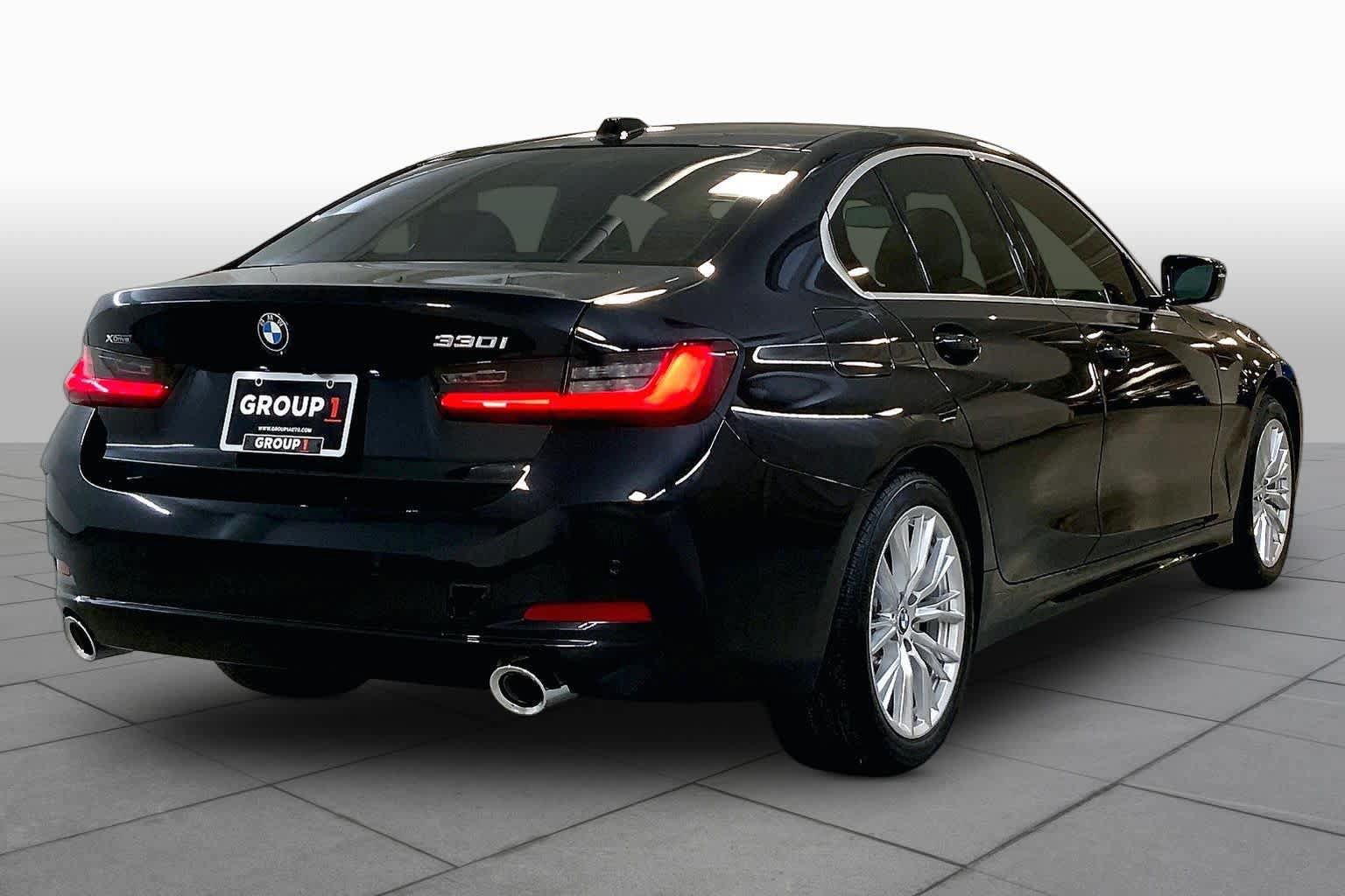 Used 2024 BMW 330i xDrive Sedan w/ Premium Package AWD/4WD image 12