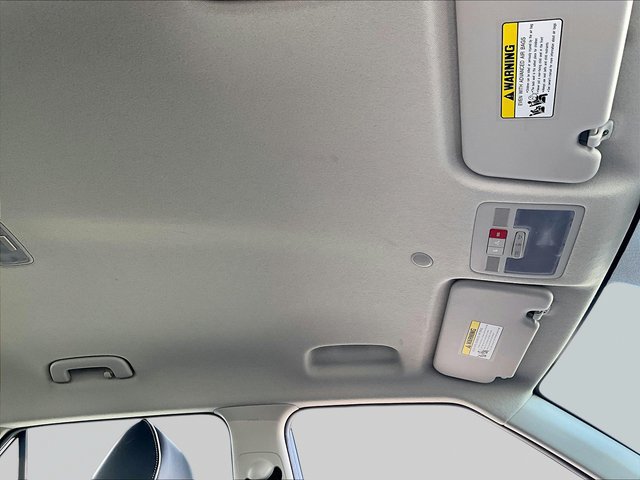 Used 2024 Hyundai Venue Limited FWD image 22