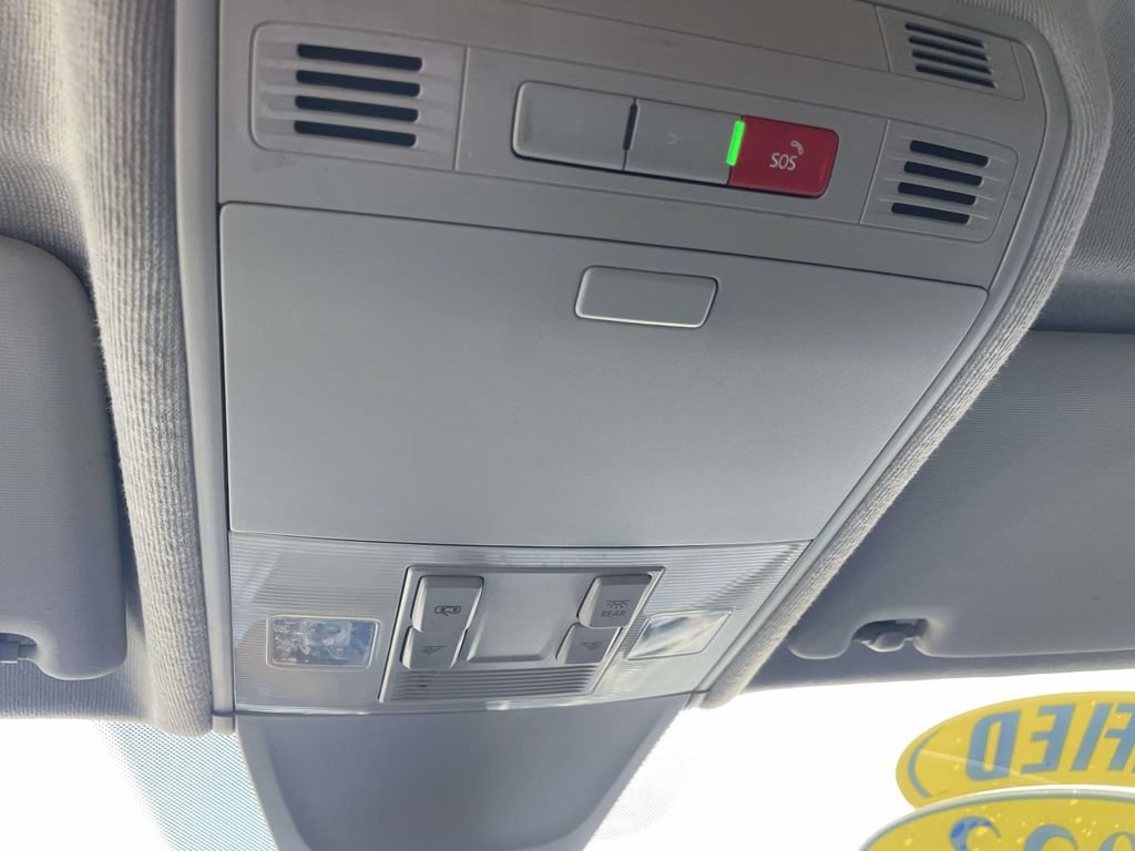 Certified 2023 Volkswagen Tiguan SE FWD image 28